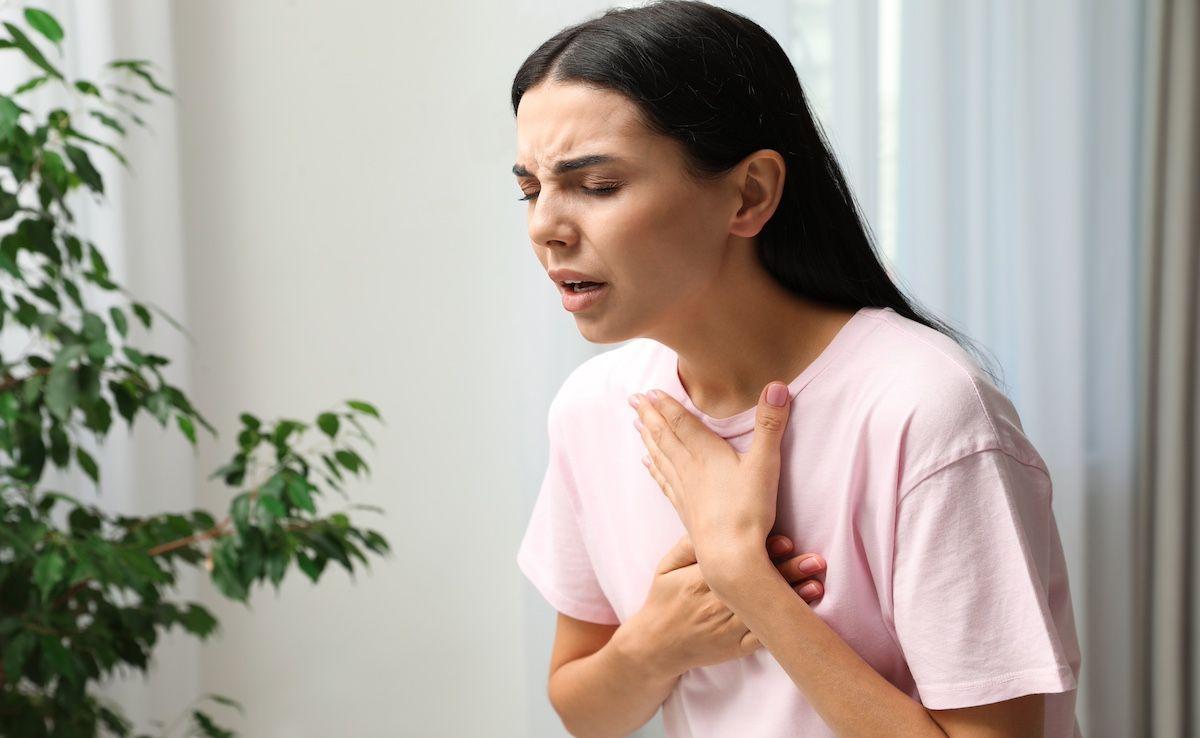 patient in resp distress | Image Credit: New Africa - stock.adobe.com