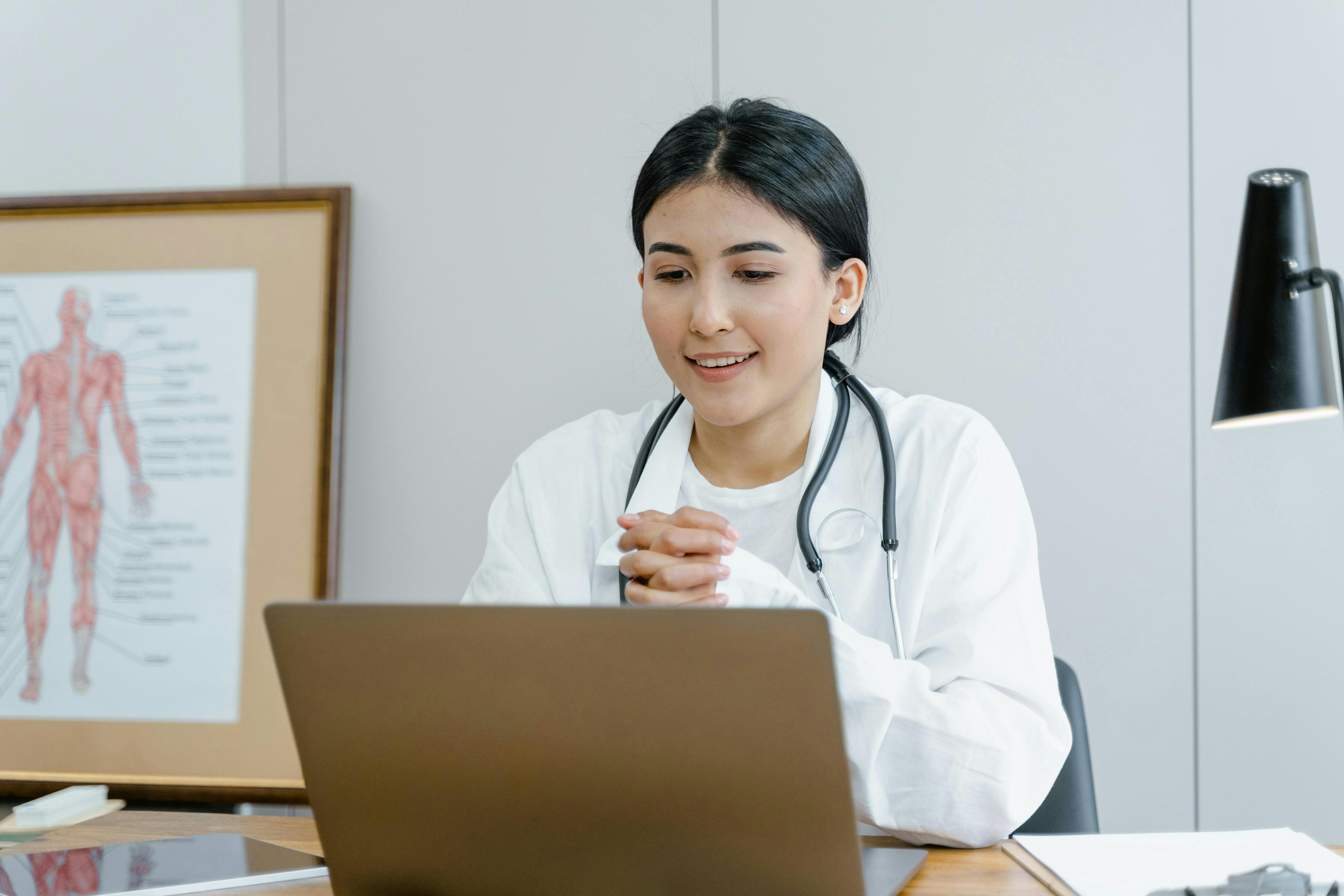 Nurse offering virtual visit | Image credit: Pexels/ Tima Miroshnichenko